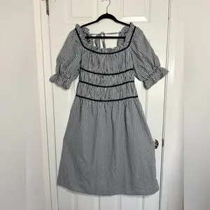 Cider Square Neck Ruched Puff Sleeve Midi Dress Size‎ Large thumbnail 3