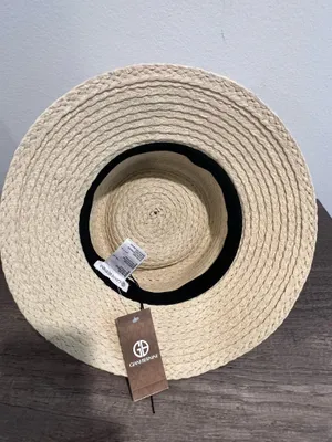 Elegant Cream Straw Hat with Gold Accent by GIANI BERNINI thumbnail 3