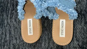 Steve Madden slide sandles thumbnail 6