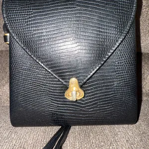 Elegant Black Textured Women's Bag thumbnail 1
