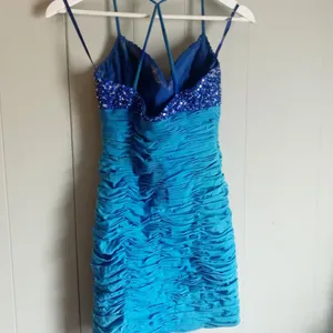 Dave & Johnny Short Blue Iridescent Sequin Bust Homecoming Dress Cocktail Formal thumbnail 2