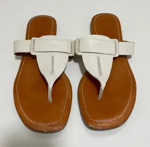 UGG Women's Gaila Slip‎ On Sandal Size 9 thumbnail 1