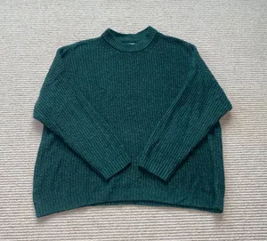 Sweater Women’s Green Stretchy Slouchy Comfy thumbnail 5