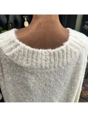 Aerie Teddy V-Neck Bouclé Sweater – Size Large – Cozy Texture & Relaxed Fit thumbnail 10