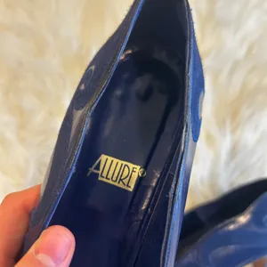 Allure Navy Blue Leather Suede Scroll Pointed Toe Pumps‎ Heels Made in Spain thumbnail 2