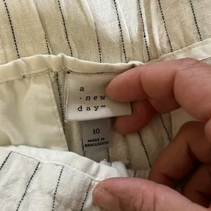 A New Day Pants 10 White Pinstripe Linen Blend Wide Leg Pleated‎ Women's thumbnail 3