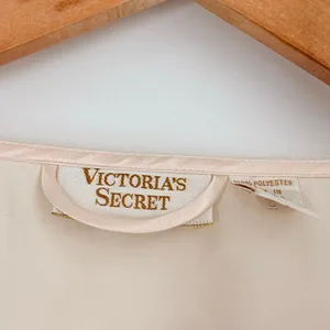 Victoria's Secret Vintage Gold Label‎ Baby Pink Robe with Tie Sabrina Carpenter thumbnail 4