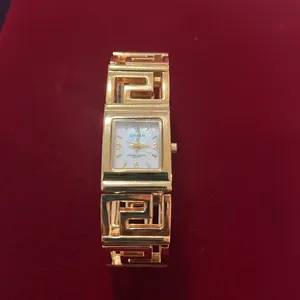 Vintage Gruen Mother of Pearl Genuine Diamond Quartz Ladies Watch thumbnail 2