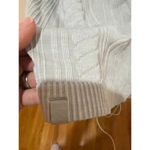 Lululemon Rest Less Pullover Silver Grey Jacquard Knit Long Sleeve Thumbholes‎ thumbnail 3