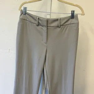 Ann Taylor Factory Gray Straight Leg Dress Pants Womens Size 4 Business Casual thumbnail 3
