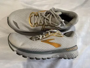 Brooks and Gold Running Sneakers UNISEX thumbnail 1