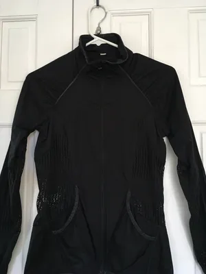 Lululemon Mesh Back Full Zip Women’s Black Jacket Size 4 thumbnail 2