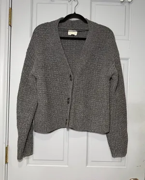 Universal Thread Gray Textured V-Neck Button Cardigan thumbnail 1