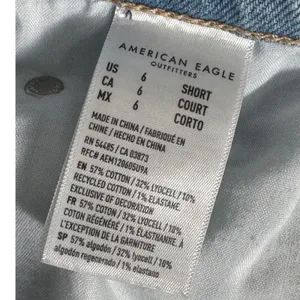 American Eagle Super High-Rise Straight Jeans Light Wash Sz 6 Short Raw Hem thumbnail 5