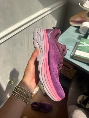 Running Shoes thumbnail 4