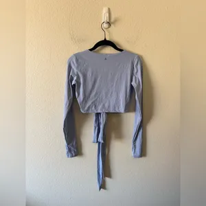 Shop Vitality Baby Blue Wrap Crop Top Size S/M Athletic Yoga Pilates Pickleball thumbnail 3
