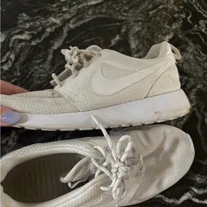 Nike Women's White Sneakers thumbnail 2