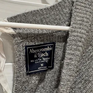 Abercrombie & Fitch Womens Gray Metallic Knit‎ Sweater Medium Tie Back thumbnail 5