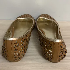 KENNETH COLE REACTION brown womens cut-out pattern flats shoes size 9 thumbnail 4