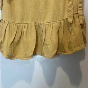 La Hearts by Pac-sun Mustard Tie-Shoulder Peplum Cami size small. thumbnail 3