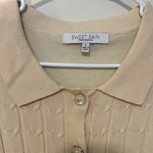 SWEET RAIN Womens Beige Cable Knit Collared Cropped Cardigan‎ Sweater Size L thumbnail 3