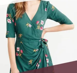 Abercrombie & Fitch Green Floral Faux Wrap Mini Dress Short‎ Sleeve Womens Small thumbnail 1