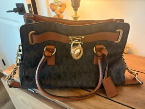 Michael Kors Purse thumbnail 1