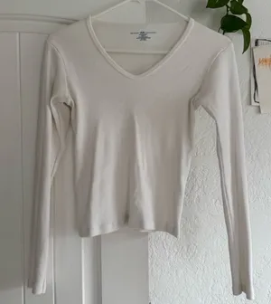 Brandy Melville Long Sleeve Top thumbnail 2