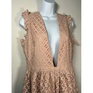 Showpo Peach Eyelet Lace Deep V-Neck Open Back Ruffle Mini Dress Size US 8‎ thumbnail 3