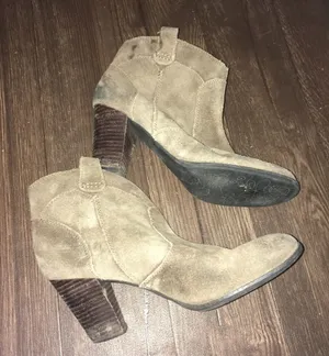 Clarks brown suede leather upper heeled ankle  booties thumbnail 1