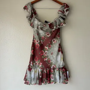 ASOS Red And Cream Off The Shoulder Floral Ruffle Trim Mini Dress US Size 4 thumbnail 7