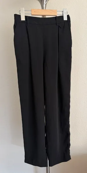GU Classic Black Straight-Leg Dress Pants thumbnail 1