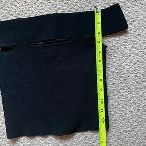 Express Contour Knit Keyhole Off Shoulder Black Crop Top Small thumbnail 3