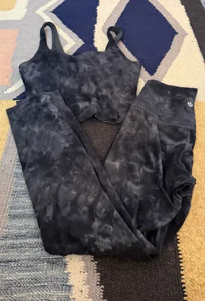 Lululemon Matching Yoga Set thumbnail 1