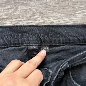 American Eagle Women's Black Straight Leg Jeans Super High rise Ankle Denim 12 thumbnail 3