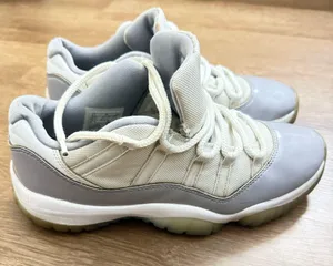 Nike Air Jordan 11 Retro Cement Grey Mens Size 9.5 US Sneakers Shoes thumbnail 1