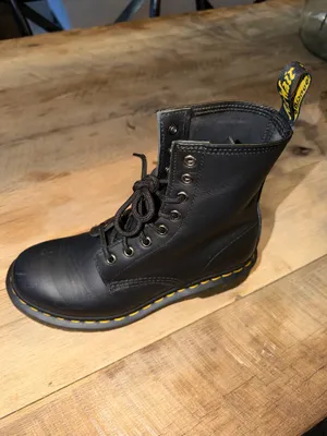 Doc martens books  thumbnail 5