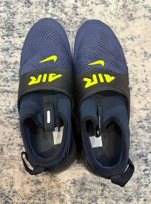 Nike Sneakers thumbnail 1