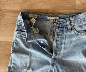 Levi’s Ribcage Straight thumbnail 3
