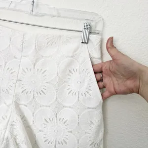 [Trina Turk] Cece White Lace Eyelet Scalloped Hem Mid Rise Shorts Bridal Size 4 thumbnail 9