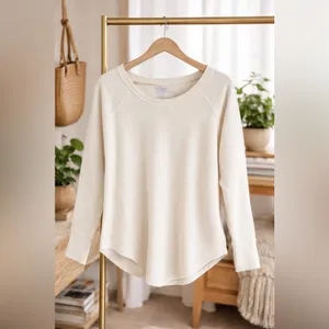 Aritzia TNA Alder Waffle Knit Thermal Long Sleeve Top Cream Relaxed Fit Sz Small thumbnail 2