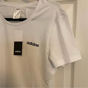 NWT Adidas Women’s Mesh-Back Performance Tee – White thumbnail 4