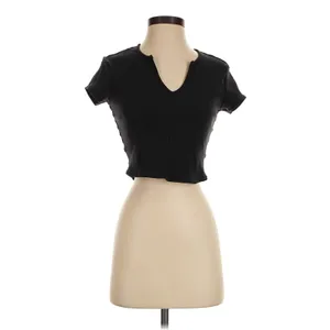 Alo Yoga Black Ribbed Cropped V-Neck Top – Size XS thumbnail 3