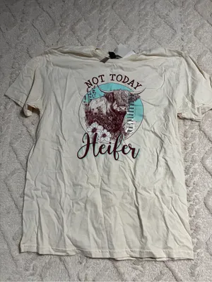 Women’s nwt large graphic country tee thumbnail 2