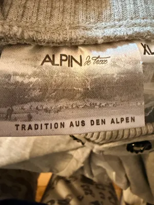 Alpin de luxe Oktoberfest Sweatpants Gray Trachten Pants with Embroidery thumbnail 7