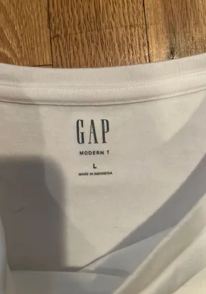 Gap White Modern T Shirt thumbnail 2