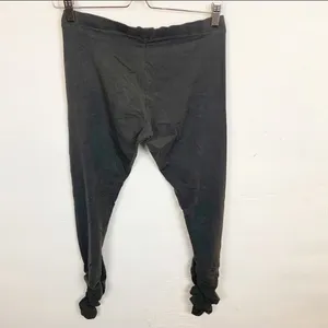 Victoria’s Secret‎ Medium Grey Ruched Leg Leggings thumbnail 4