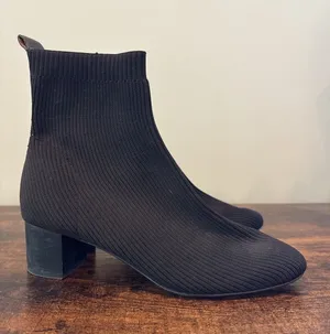 KURT GEIGER LONDON Mini‎ Elmer Ankle Boots womens size 40.5 9.5 Ribbed Fabric thumbnail 1