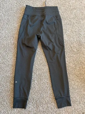 High Waisted Drawstring Striped Yoga Leggings with Pockets Size Small Athleisure thumbnail 5