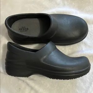 CROCS Black Dual Comfort Non-Slip‎ Clog Women Size W7 thumbnail 2